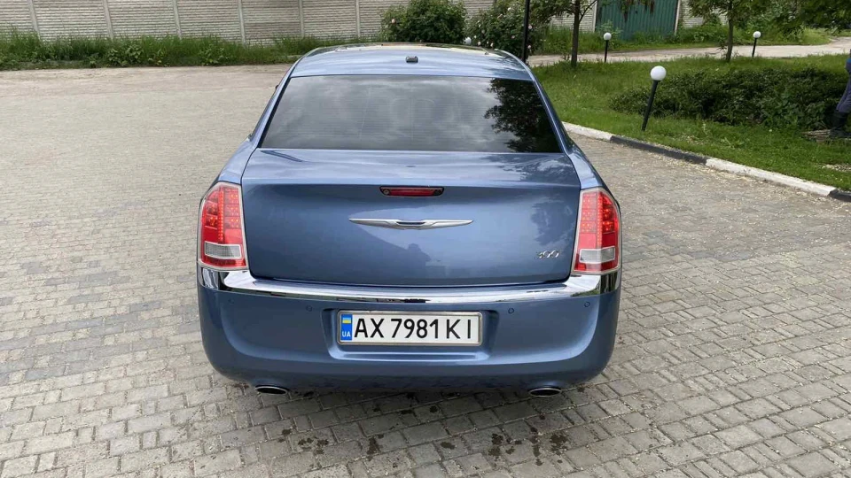 Chrysler 300C блакитний метал 5