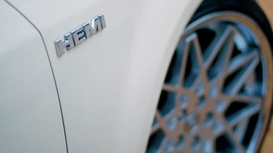 Chrysler 300C HEMI Metal 3