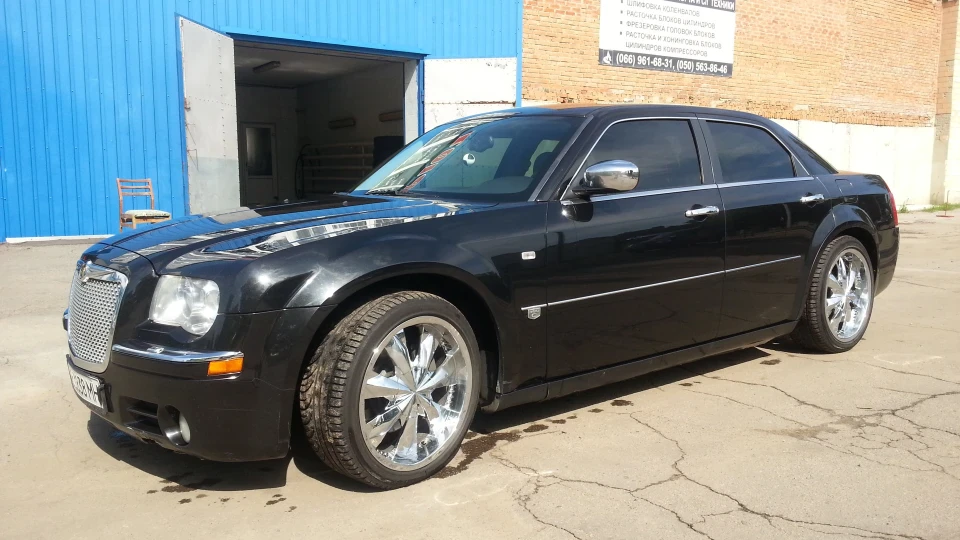 Chrysler 300C HEMI
