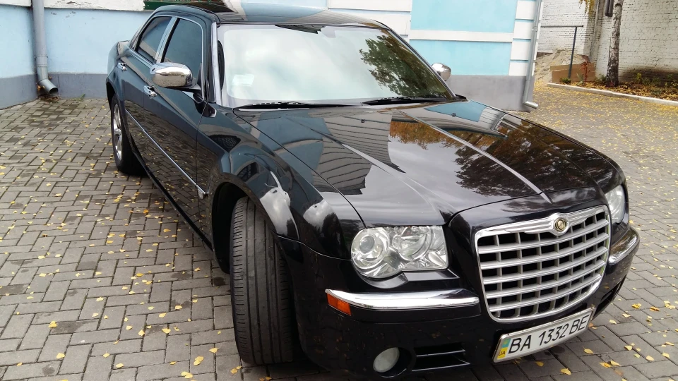 Chrysler 300C HEMI 3