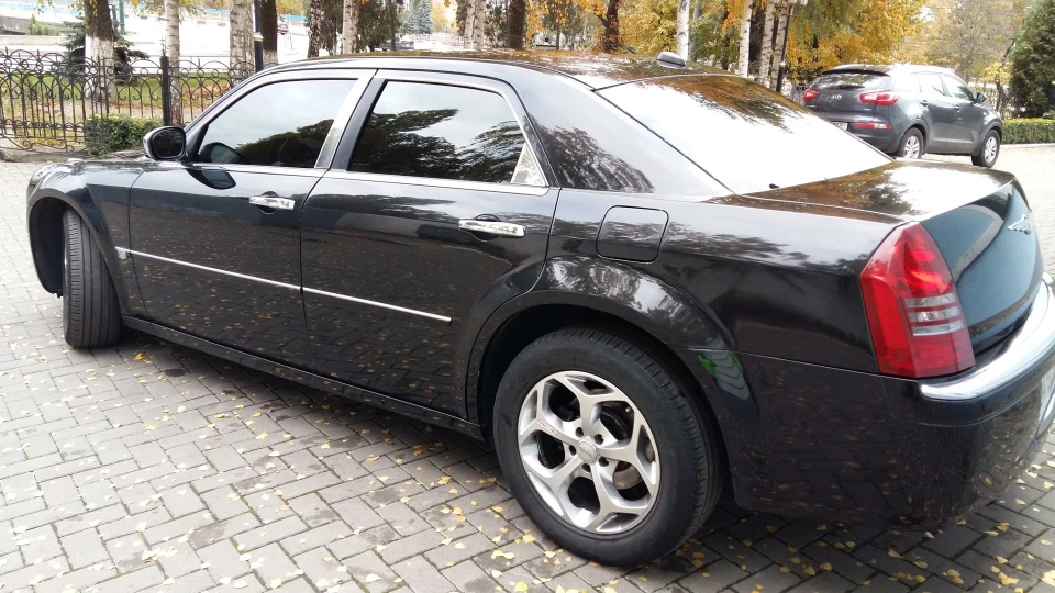 Chrysler 300C HEMI 4
