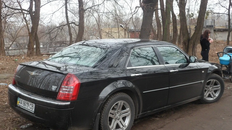 Chrysler 300C З чорного в білий 3