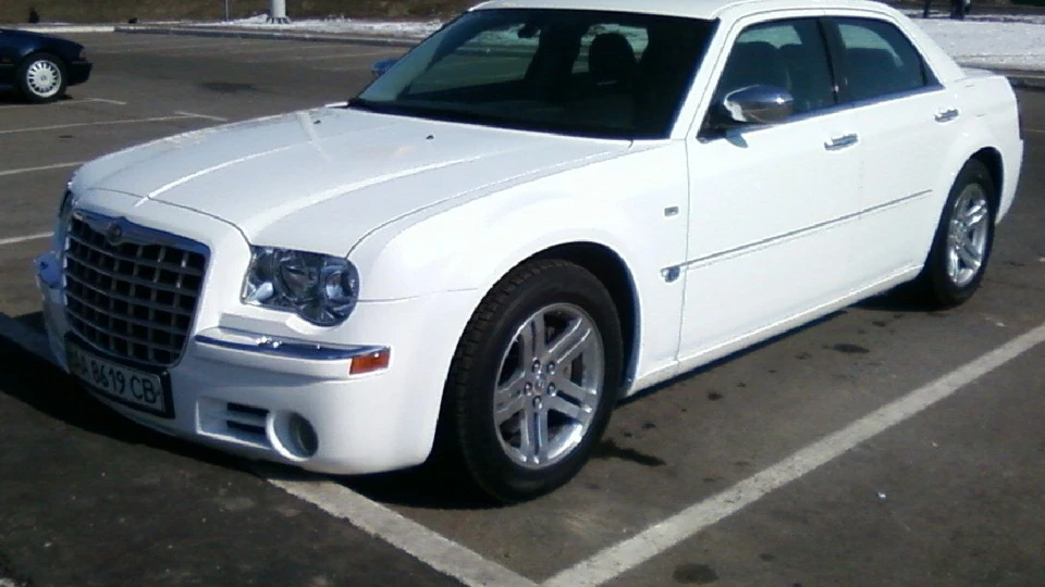 Chrysler 300C З чорного в білий 4