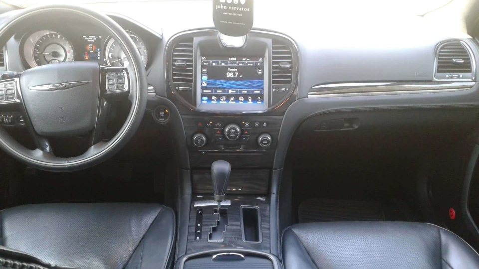 Chrysler 300C John Varvatos 3