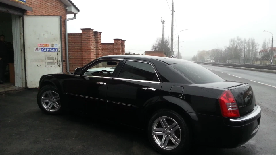Chrysler 300C Royal Alligatore. 2