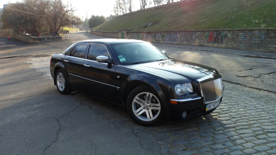 Chrysler 300C STYLE ROLLS-ROYCE 2