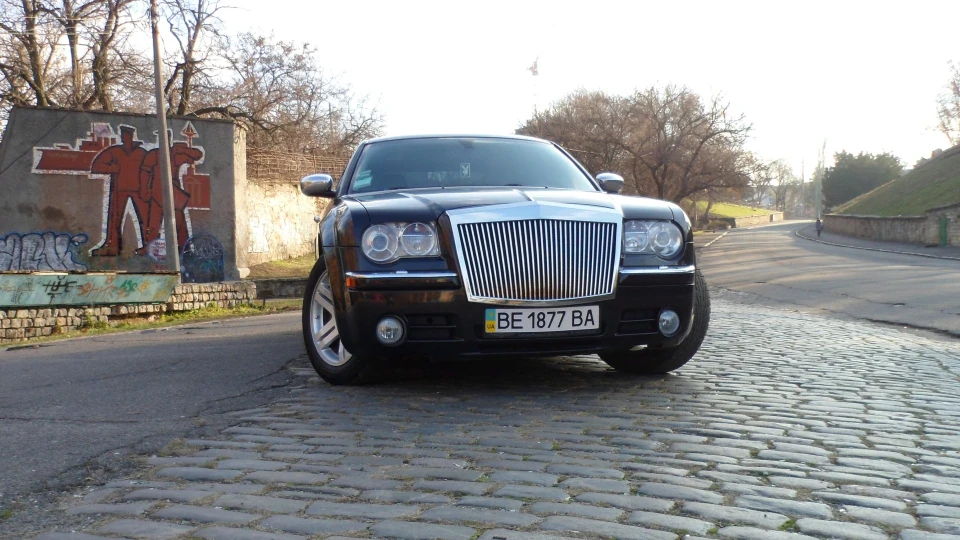 Chrysler 300C STYLE ROLLS-ROYCE 3