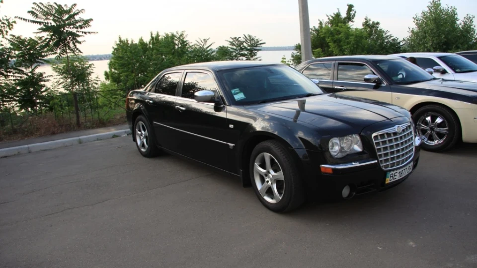 Chrysler 300C STYLE ROLLS-ROYCE 5