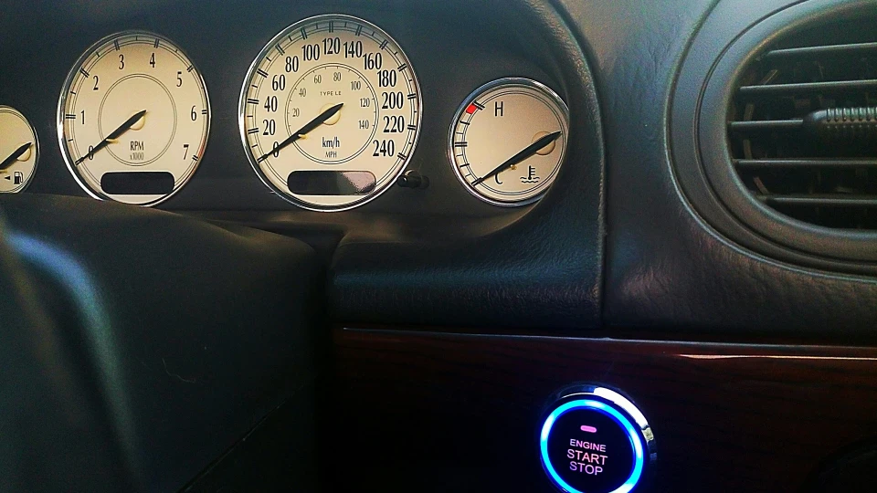 Chrysler 300M 5