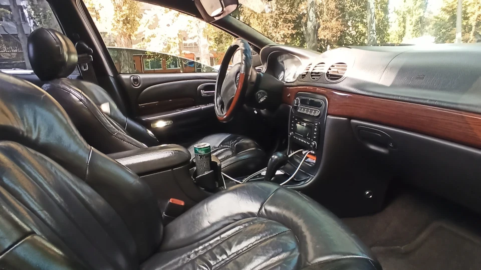 Chrysler 300M 3