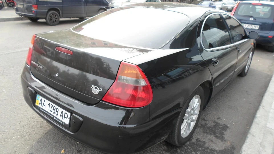 Chrysler 300M 3