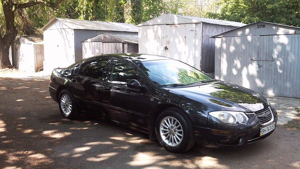 Chrysler 300M самець