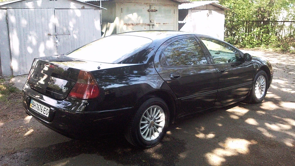 Chrysler 300M самець 2