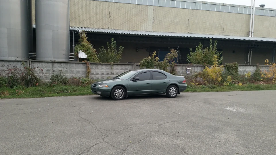 Chrysler Cirrus LX 2