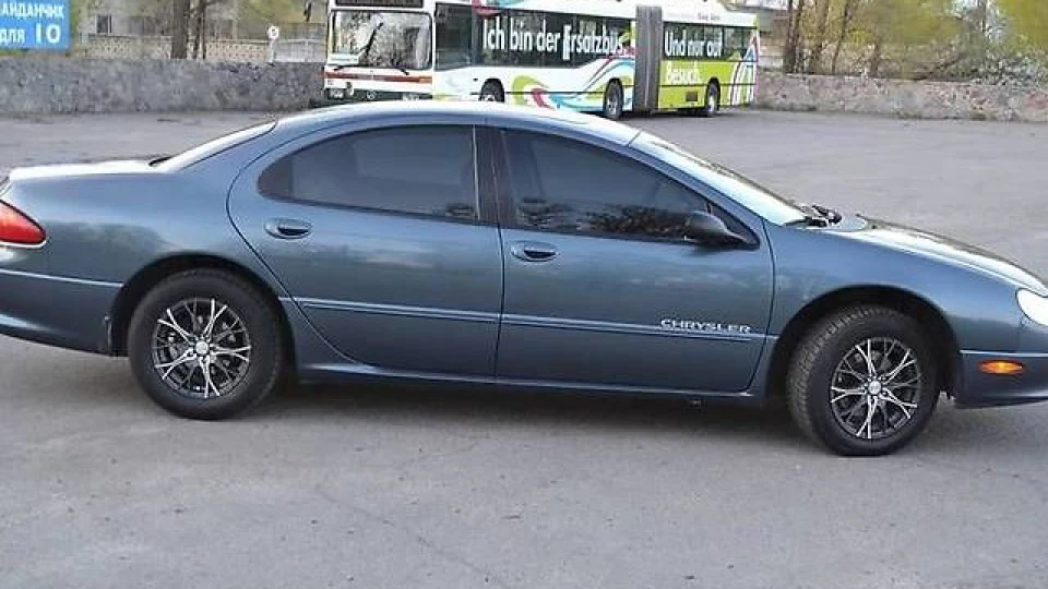 Chrysler Concorde 4