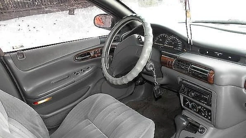 Chrysler Concorde коричневий хамелеон 2