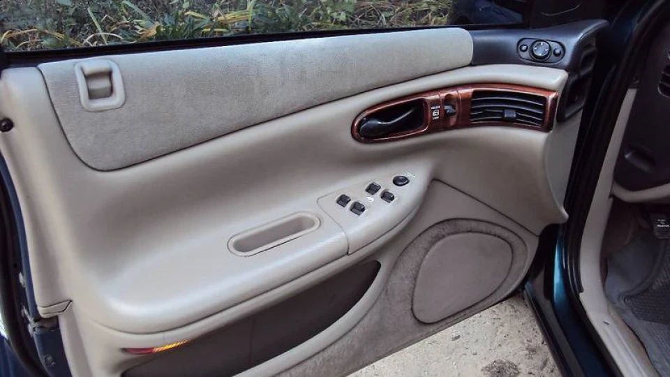 Chrysler Concorde ЗЕЛЕНИЙ КРОКОДІЛ