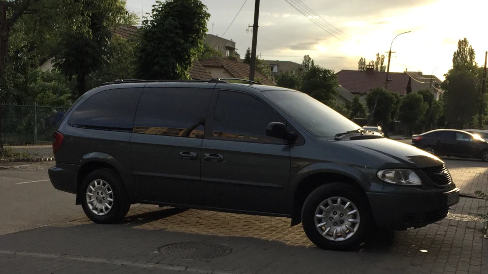 Chrysler Grand Voyager 2.5 CRD 2