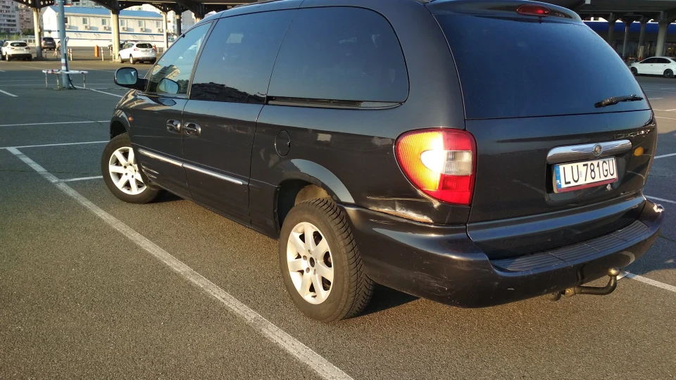 Chrysler Grand Voyager 2.5 CRDI **Black Devil** 4