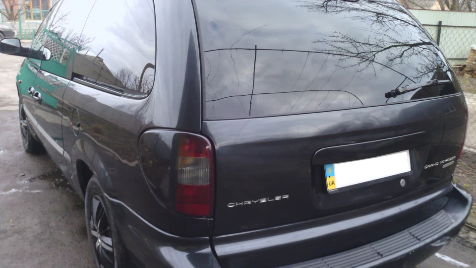 Chrysler Grand Voyager IV Black 3