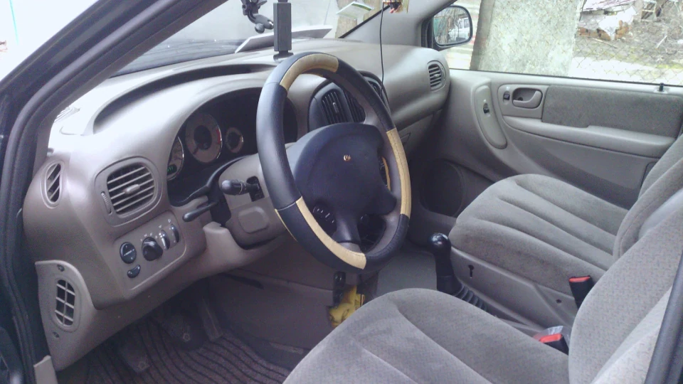 Chrysler Grand Voyager IV Black 4