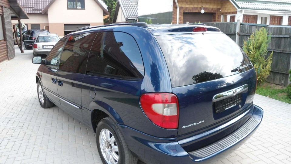 Chrysler Grand Voyager Limited 3