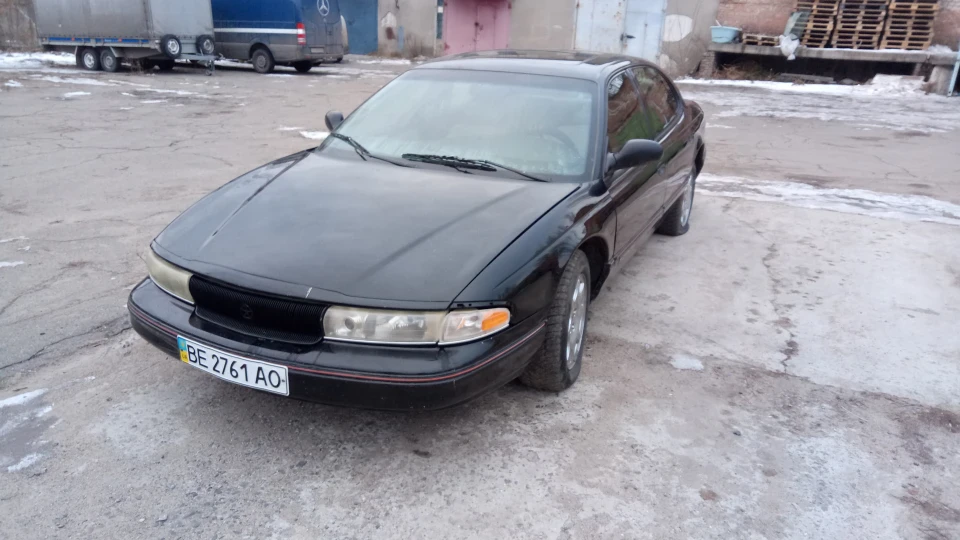 Chrysler LHS Чорний Есмінець 3
