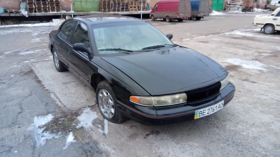Chrysler LHS Чорний Есмінець 4