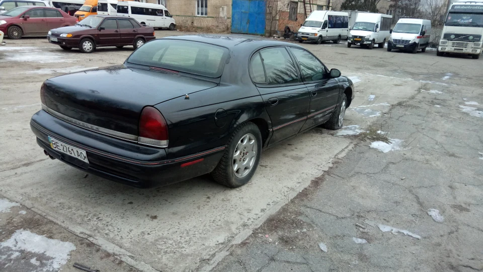 Chrysler LHS Чорний Есмінець 5