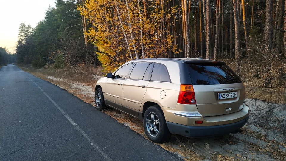 Chrysler Pacifica From USA with Love 2