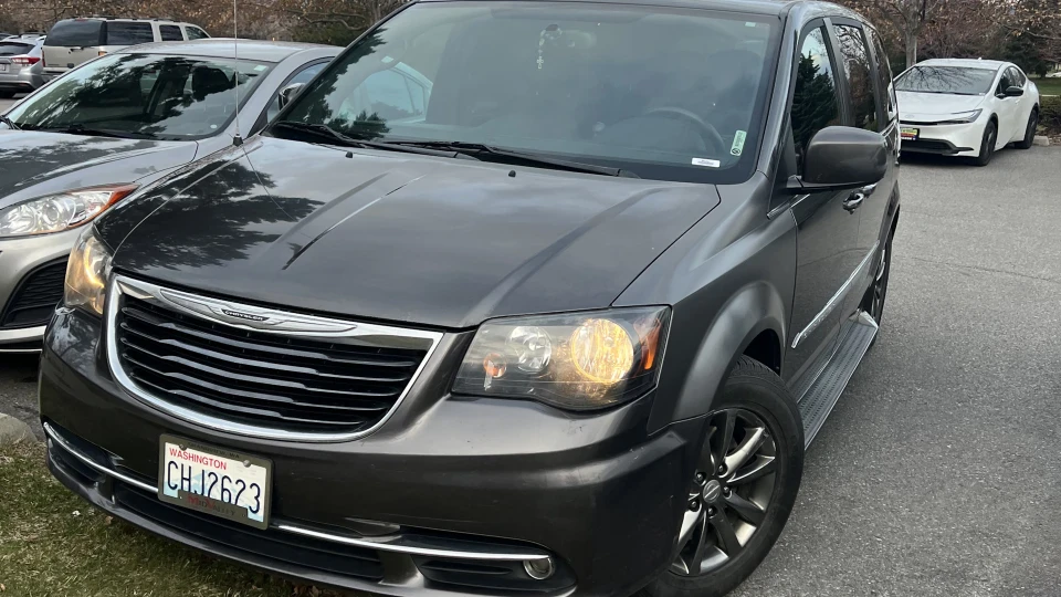 Chrysler Town and Country 2