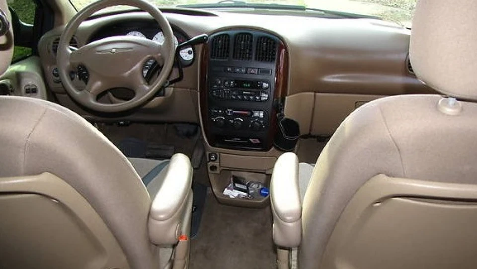 Chrysler Town and Country SeX CAR 4