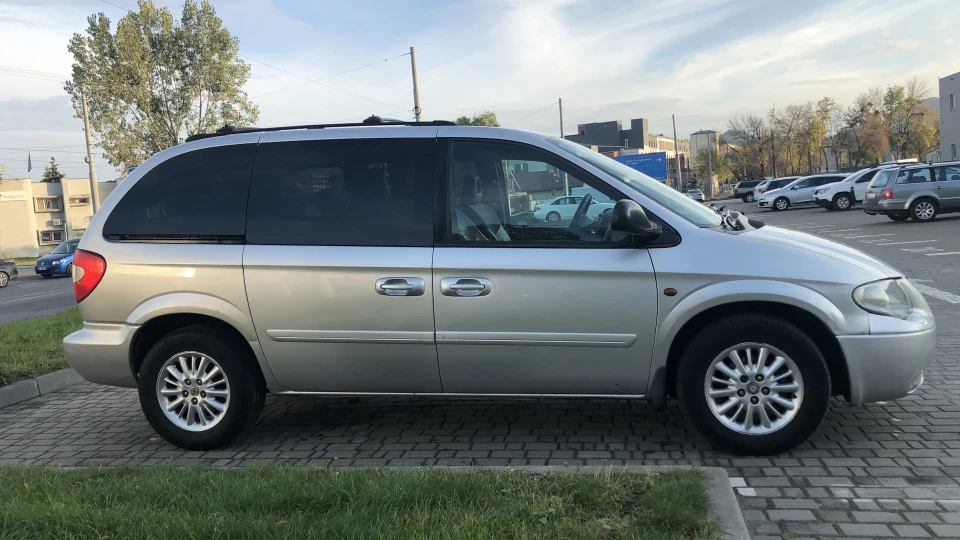 Chrysler Voyager 2