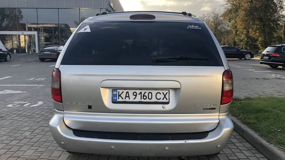 Chrysler Voyager 4