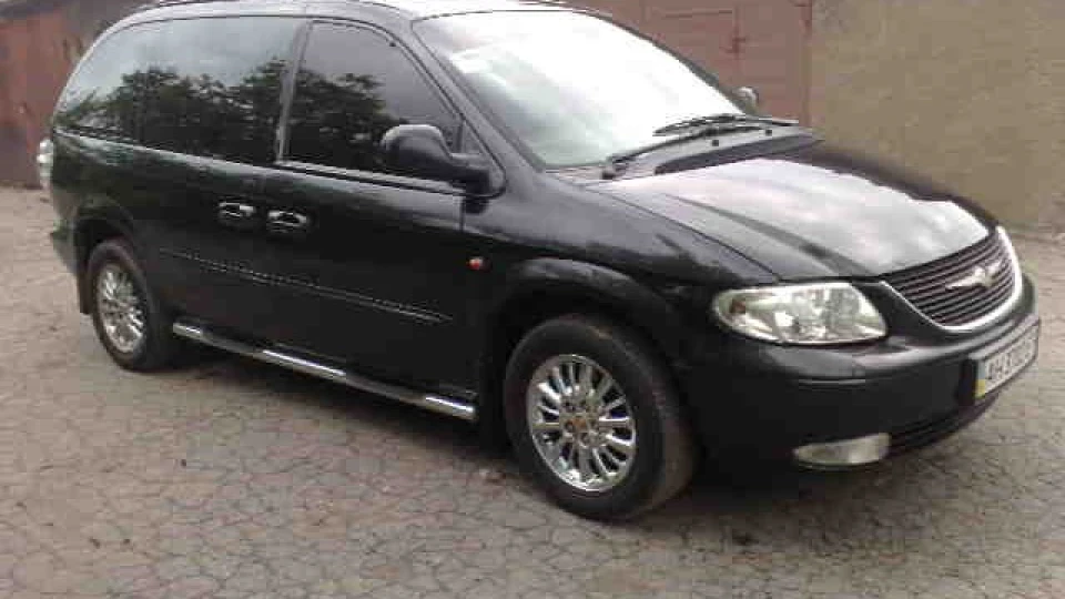 Chrysler Voyager 2.4 автомат газ/бенз