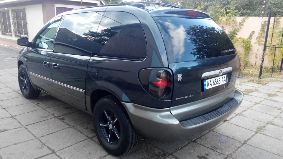 Chrysler Voyager 2.5 CRD Executive 2
