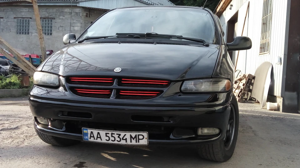 Chrysler Voyager Чорний металік 2.5турбо 3