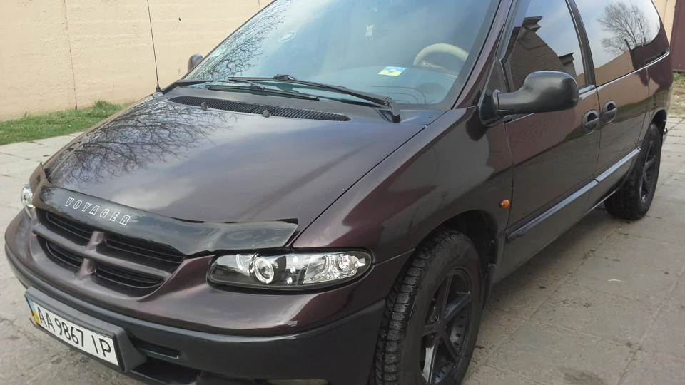 Chrysler Voyager French Marsala 2.5 TD 2