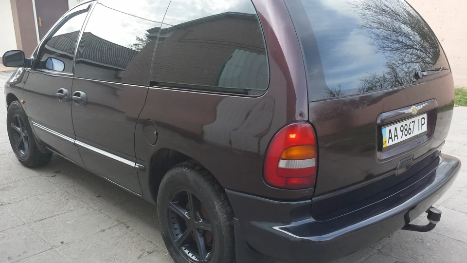 Chrysler Voyager French Marsala 2.5 TD 3