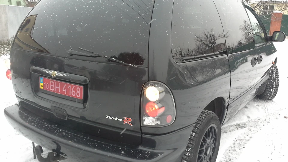 Chrysler Voyager Ram Van III Black Rod 2