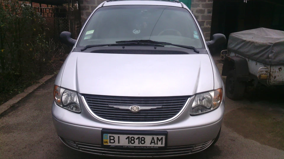 Chrysler Voyager Ram Van IV Silver