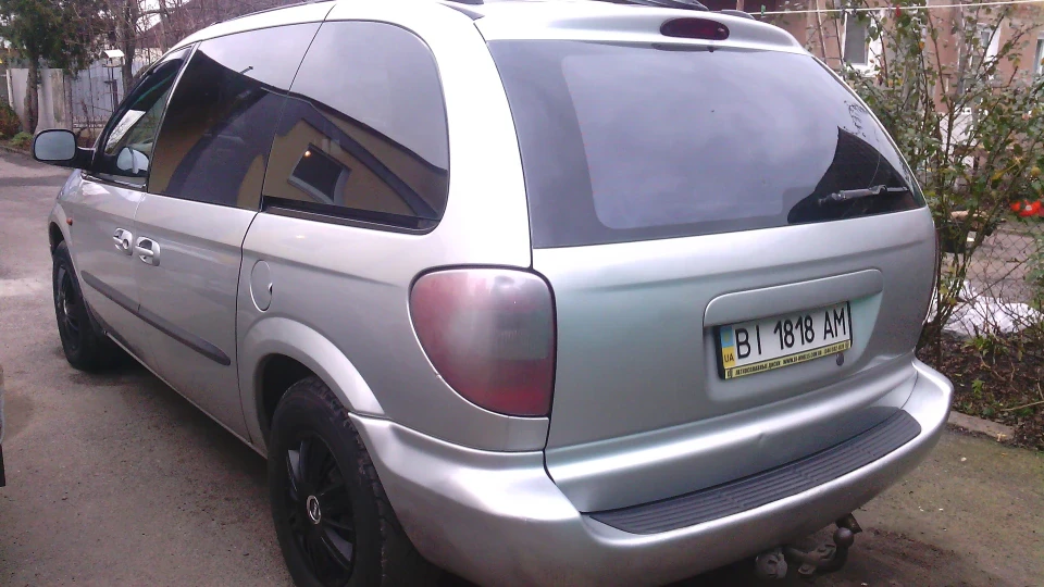 Chrysler Voyager Ram Van IV Silver 3