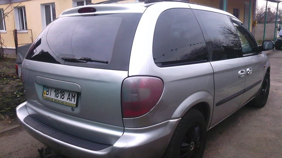 Chrysler Voyager Ram Van IV Silver 4