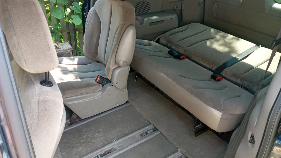 Chrysler Voyager Сімейний Танк 2