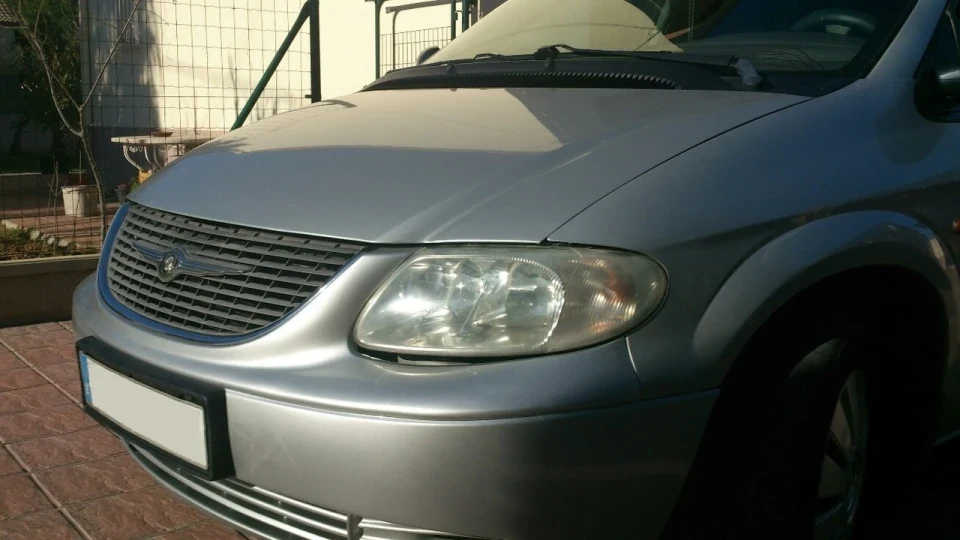 Chrysler Voyager Сріблястий-металик-2.4