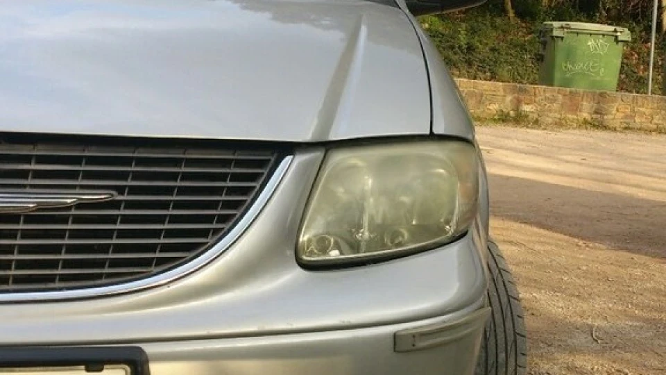 Chrysler Voyager Сріблястий-металик-2.4 2