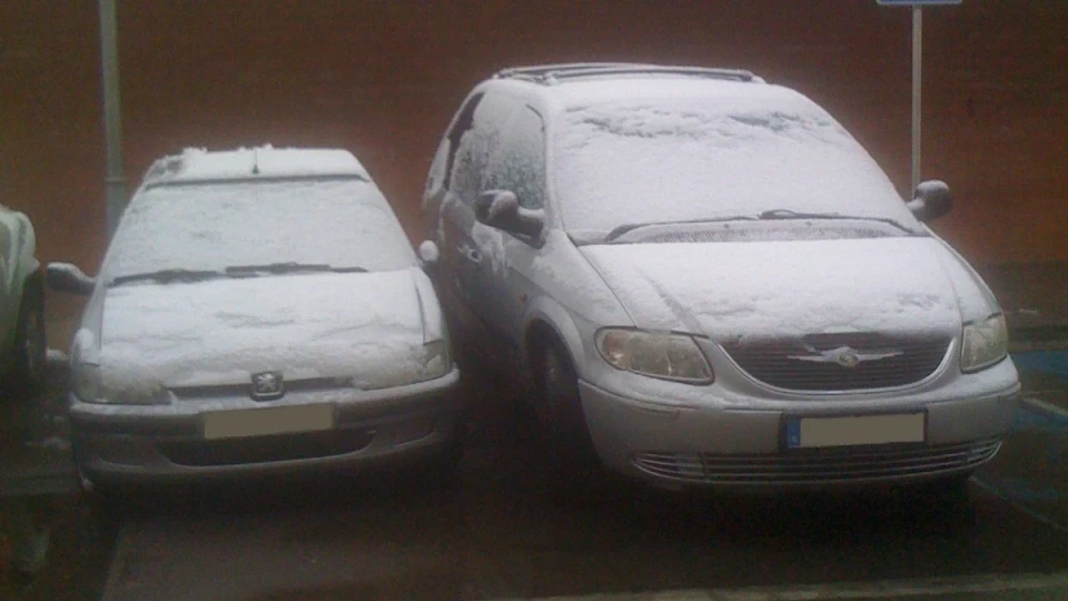 Chrysler Voyager Сріблястий-металик-2.4 3