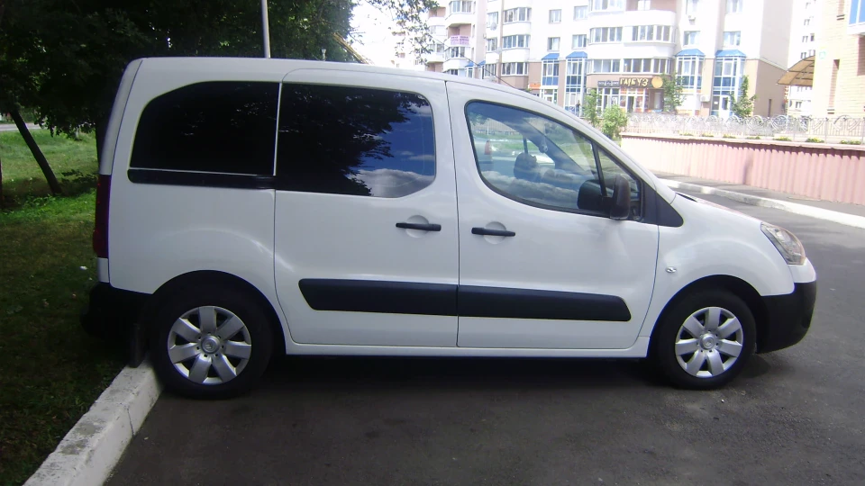 Citroen Berlingo 1.6 HDi 90 hp DV6AUTED4