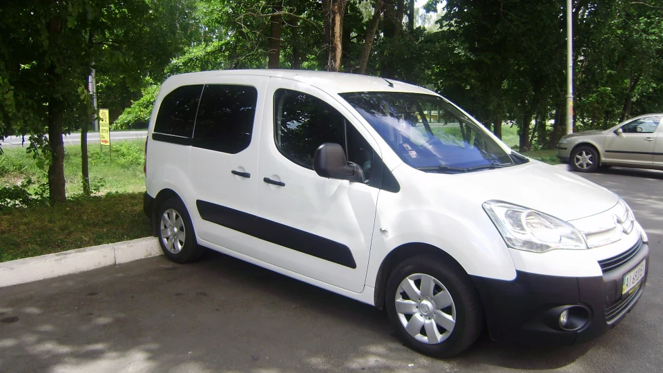 Citroen Berlingo 1.6 HDi 90 hp DV6AUTED4 3