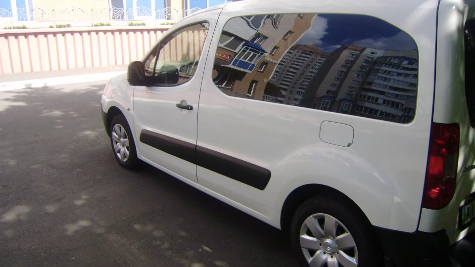 Citroen Berlingo 1.6 HDi 90 hp DV6AUTED4 5